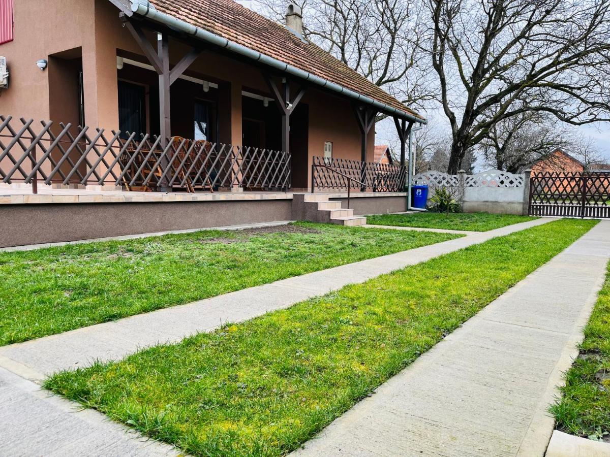 Turul -Kuca Za Odmor- Apartment Korod Bagian luar foto